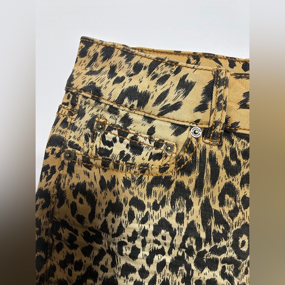 *Clearance* NWT Leopard Print Denim Mini Skirt Size 9 - Picture 4 of 4
